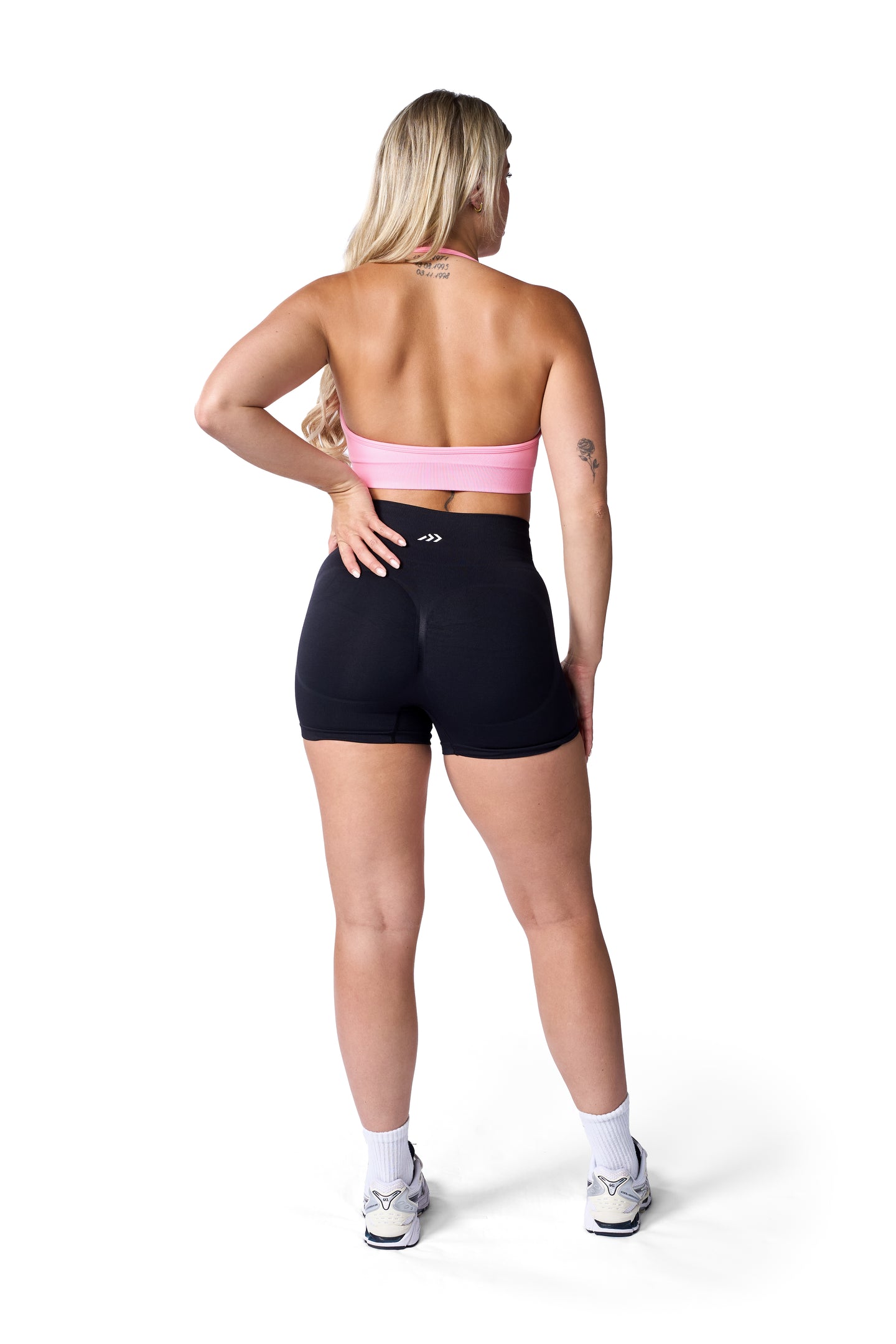 Super Sculpt Seamless Shorts In Black