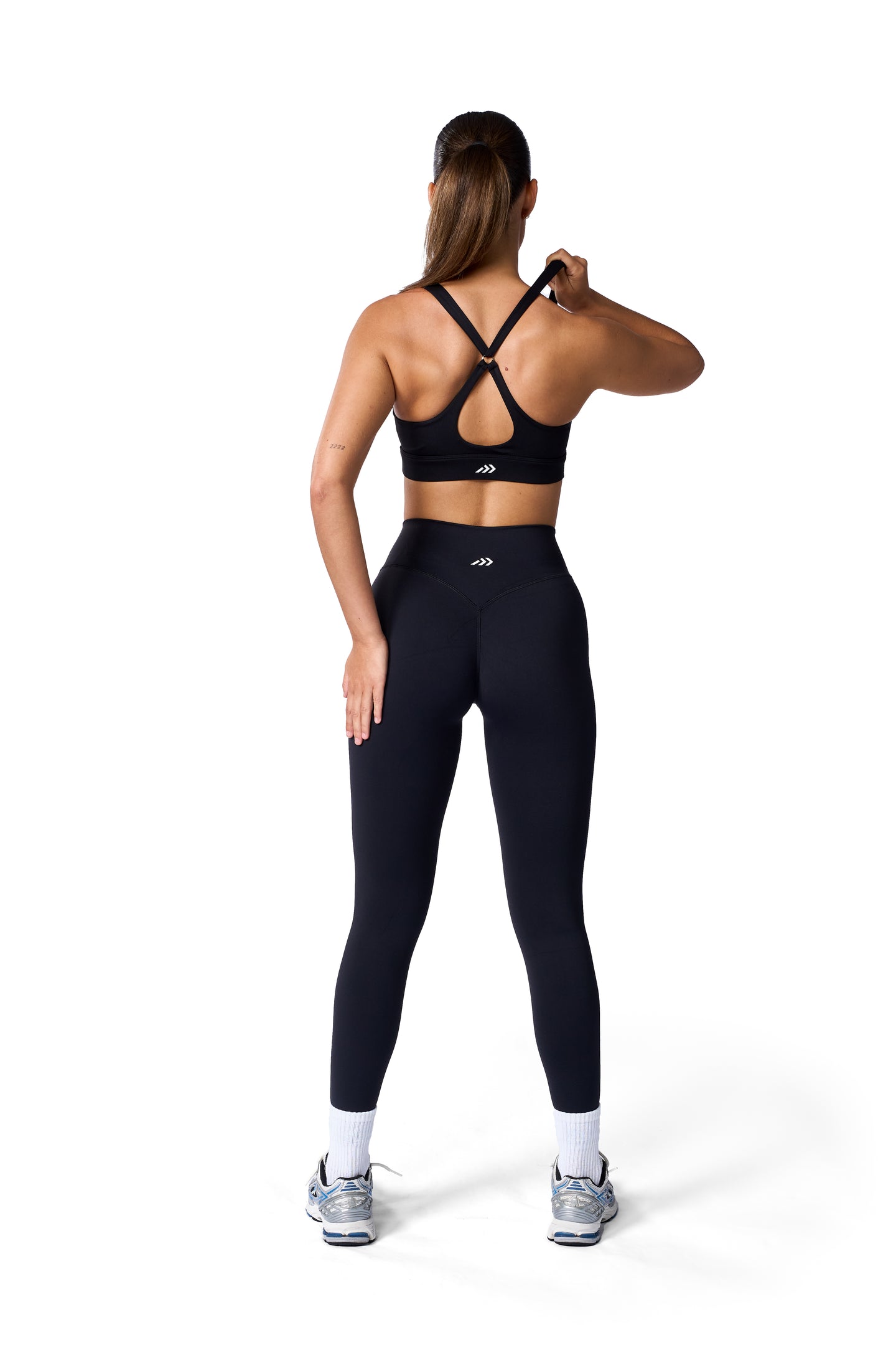 Elara Sports Bra In Black