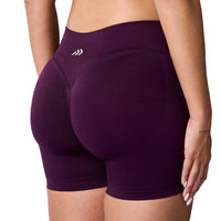 Super Sculpt Seamless Shorts In Grape